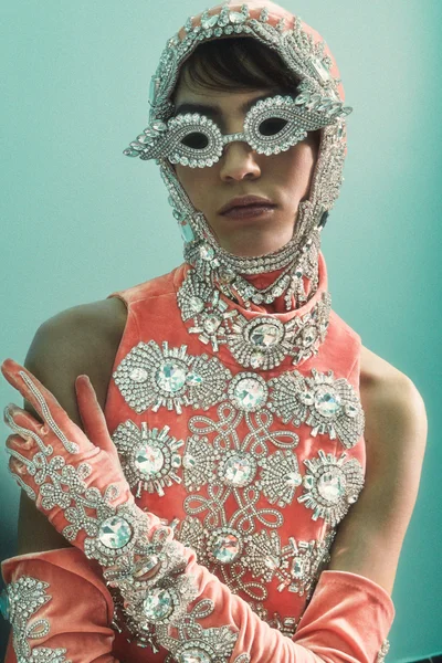 Look 3